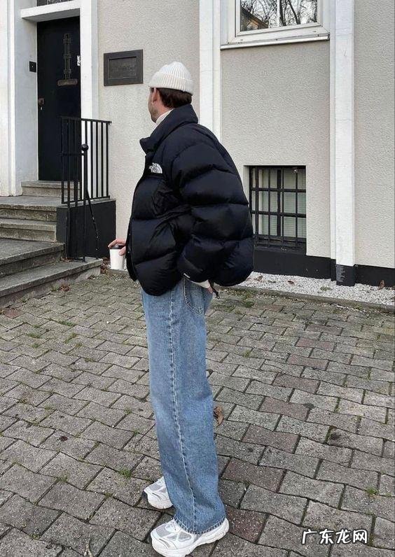 黑色长款羽绒服过膝怎么搭配冬季 黑色长款羽绒服穿搭女2021高级感