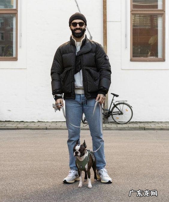 黑色长款羽绒服过膝怎么搭配冬季 黑色长款羽绒服穿搭女2021高级感