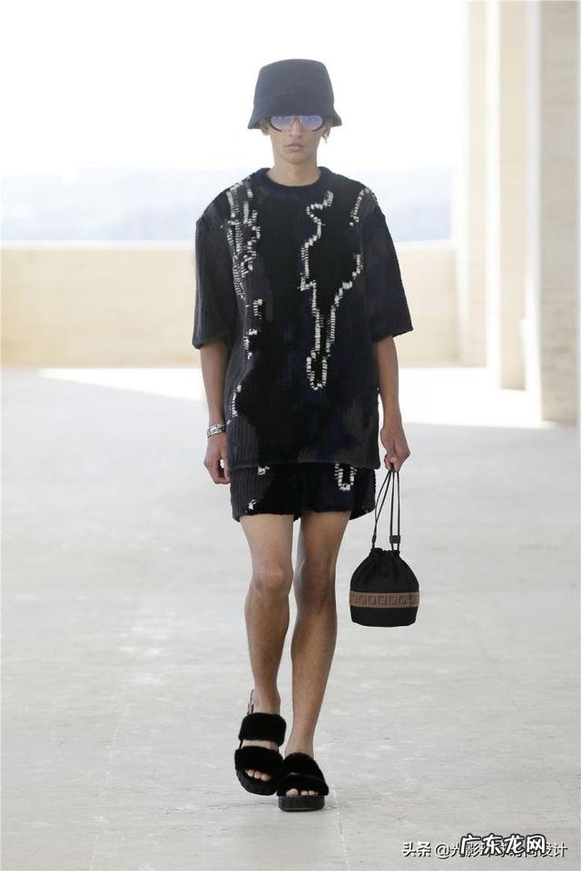 2022芬迪初春走秀款 芬迪2022新春爆款