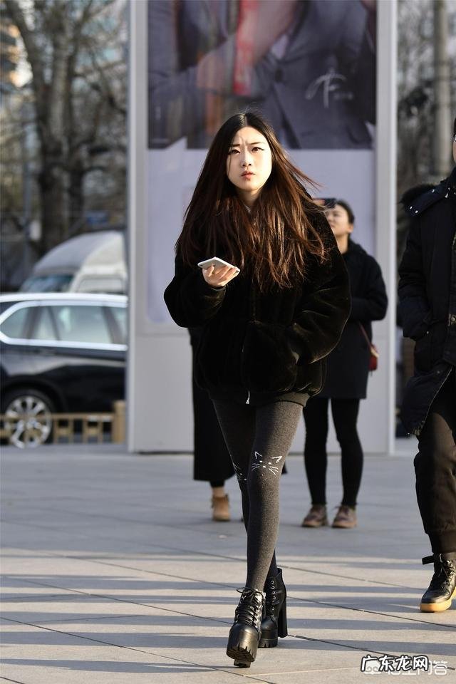 在冬天怎样穿保暖连裤袜比较好看?