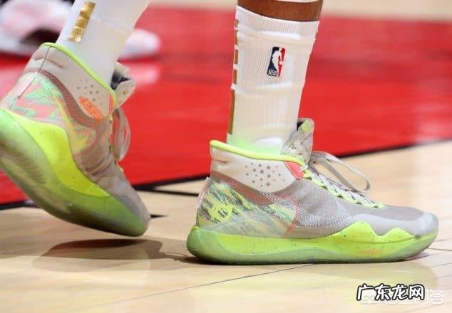 欧文5男女款的配置一样吗男生可以买女款的欧文5吗