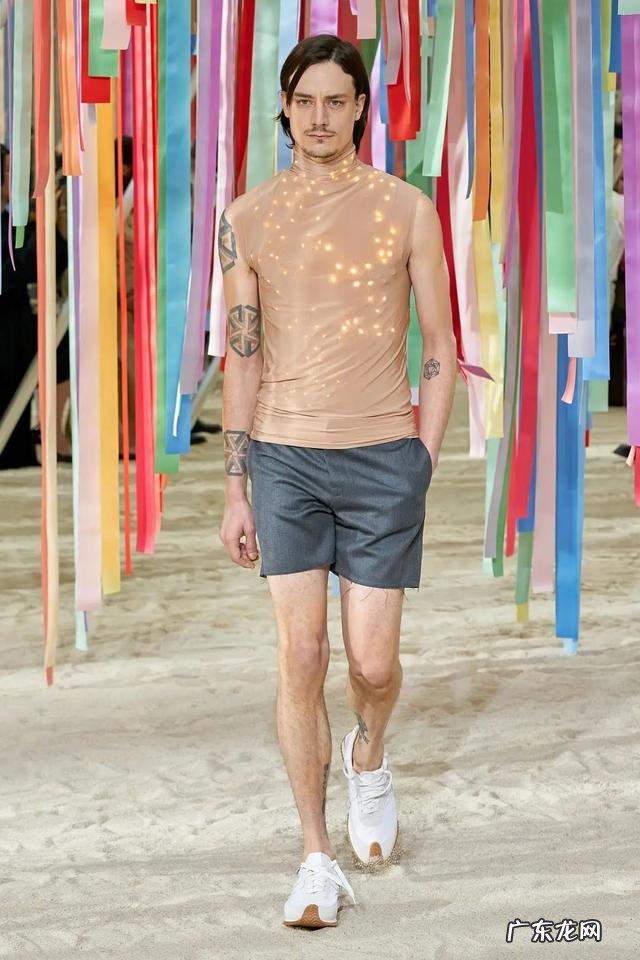 2022年男装流行趋势服装 2022年春夏服装流行趋势男装