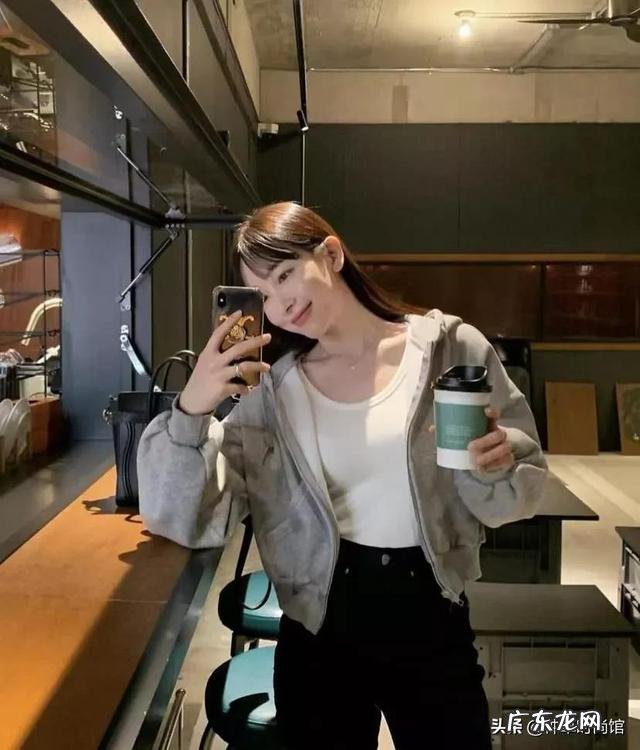 西装搭连帽卫衣好看不 西装怎么搭连帽卫衣