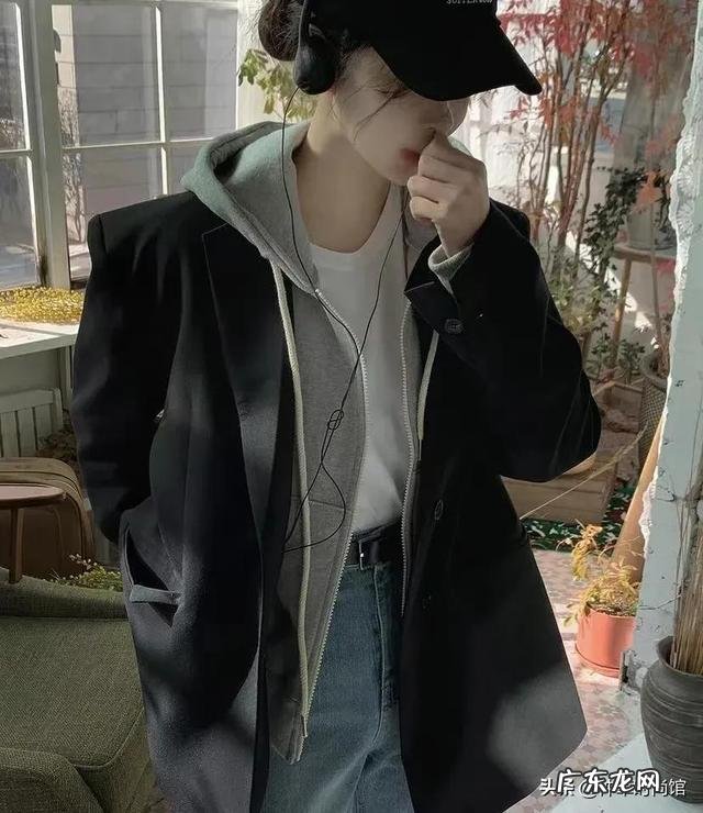 西装搭连帽卫衣好看不 西装怎么搭连帽卫衣