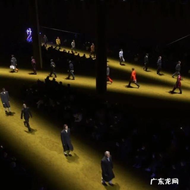 prada新款男装t恤 2022prada男士t恤全套