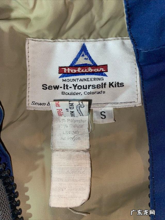 浅蓝色棉服配什么下装男生 浅蓝色棉服穿搭男