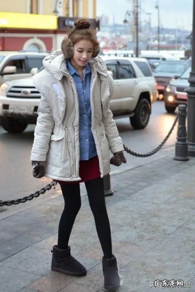 秋冬的百褶裙配什么颜色的丝袜好看?