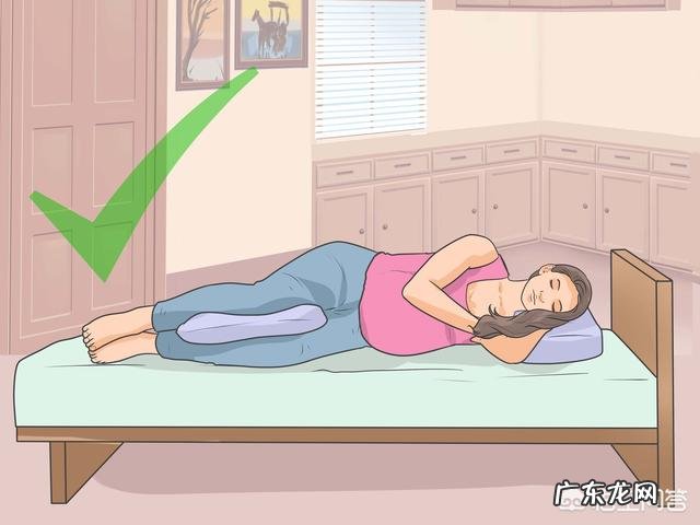 孕晚期,孕妈妈如何躺下、翻身及起身?