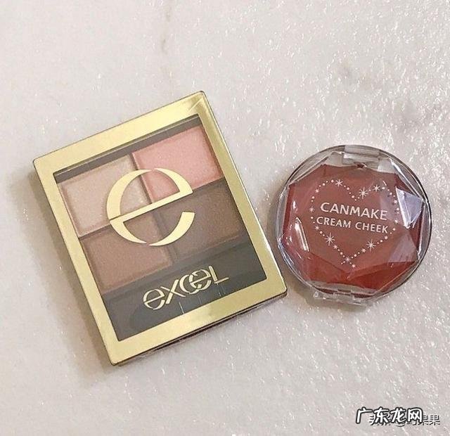 很简单但是很绝的妆容 简单又好看的妆容可以理解为素颜