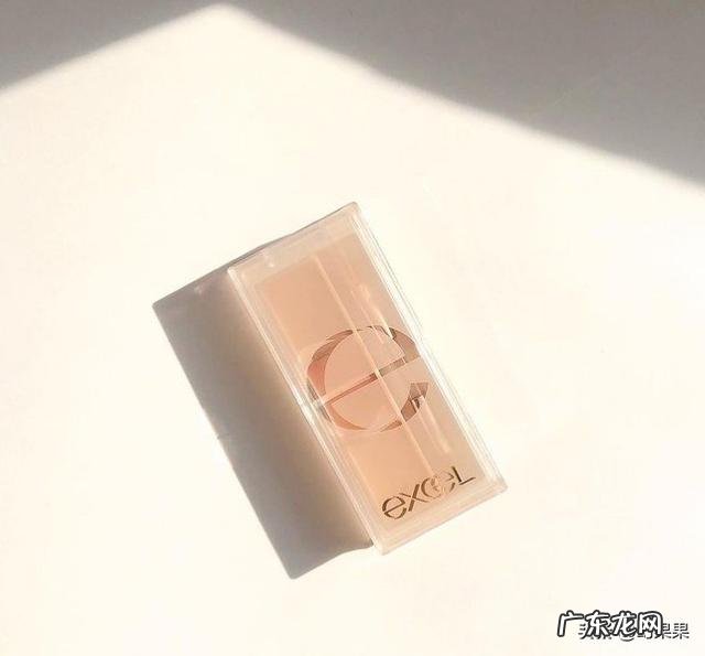 很简单但是很绝的妆容 简单又好看的妆容可以理解为素颜