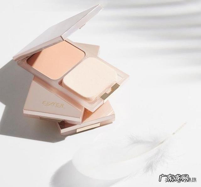 很简单但是很绝的妆容 简单又好看的妆容可以理解为素颜