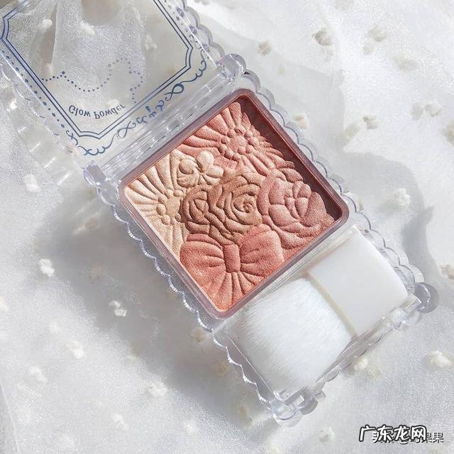 很简单但是很绝的妆容 简单又好看的妆容可以理解为素颜