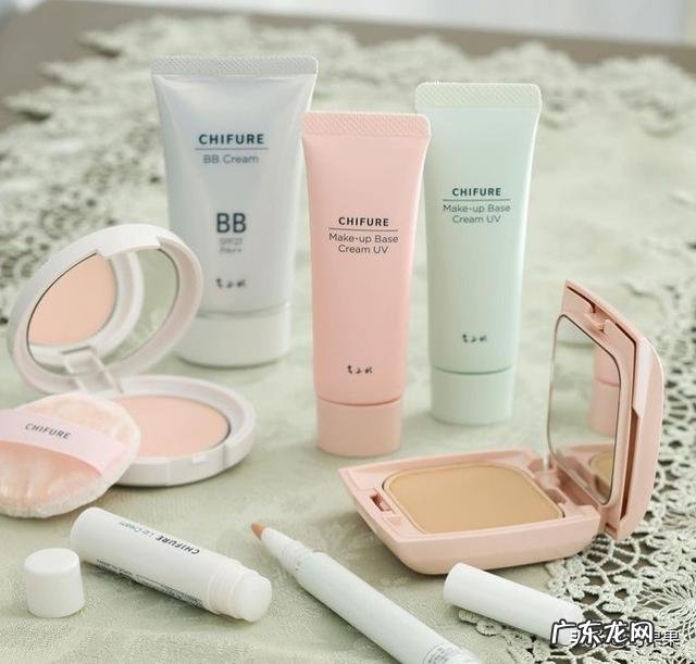 很简单但是很绝的妆容 简单又好看的妆容可以理解为素颜