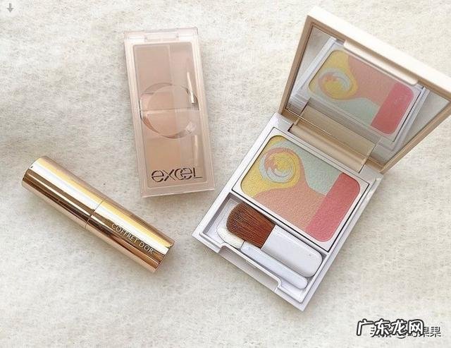 很简单但是很绝的妆容 简单又好看的妆容可以理解为素颜