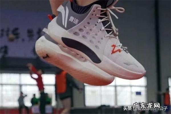 本人身高175体重80KG打球偏内线有什么球鞋推荐?