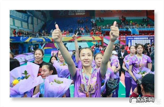 来女士前夫发声：正考虑前妻小女儿监护事宜，是真心还是有所图？