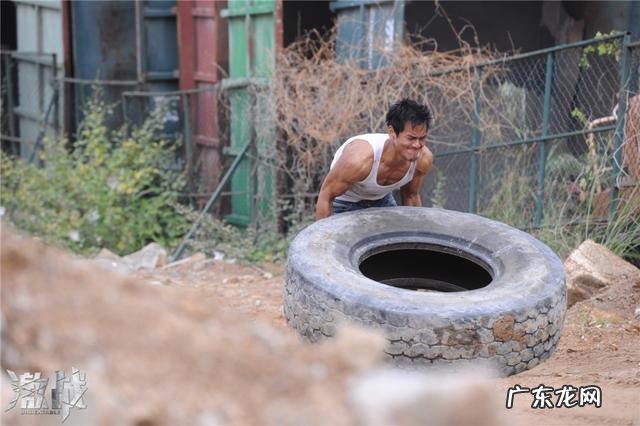 举铁或跑步训练后,浑身酸痛,休息还是继续练呢?