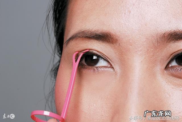 快速把单眼皮变成双眼皮的方法 怎么让单眼皮变成双眼皮快速解决