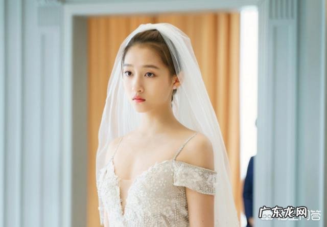 如何评价由关晓彤、金世佳、牛骏峰领主演的电视剧《二十不惑》?