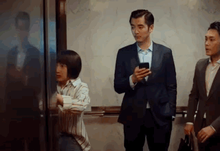 如何评价由关晓彤、金世佳、牛骏峰领主演的电视剧《二十不惑》?