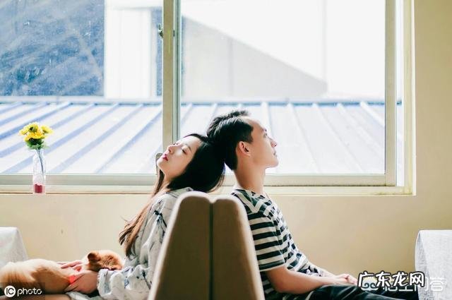 结婚很多年，两人见面一句话都没有，夫妻双方该怎么去处理？