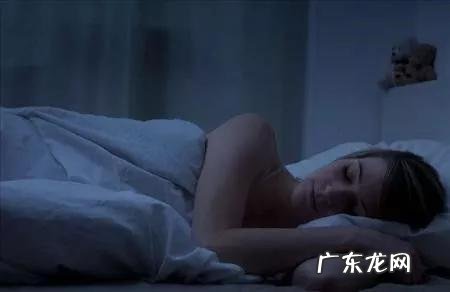 经常熬夜的人应不应该做剧烈运动呢？有何依据？