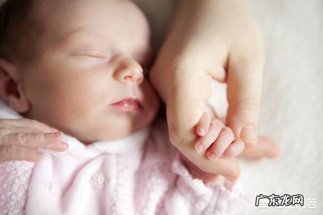 为什么感觉奶不够,孩子体重还超标