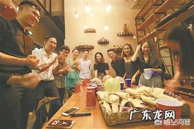 如何评价大学宿舍室友表面其乐融融但实际并不和谐的现象?