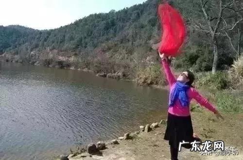 如果睡前饿了，会选择找东西吃还是死撑到天明？