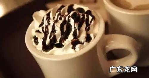 飞机上哪些东西和服务是已经包在机票里面可以免费用的?