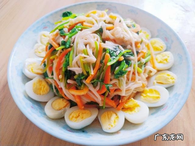 红萝卜丝能不能和金针菇一起炒？怎么做好吃？