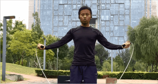 每天跳绳要多久才能减肥？ 一天跳绳1000多久能瘦