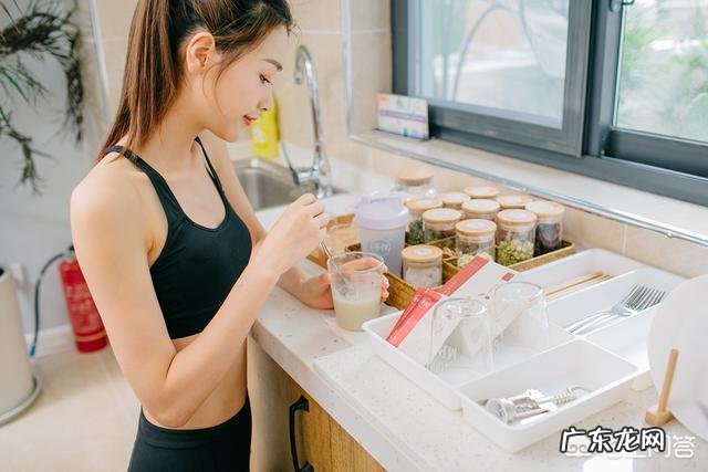 现在的代餐饼干很多,该怎么选择?