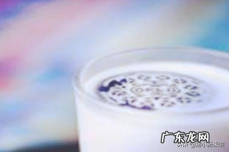 怎么用奥利奥和牛奶做早餐?