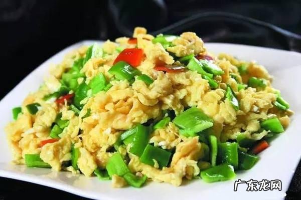 胡萝卜可以炒鸡蛋+酸菜吗?