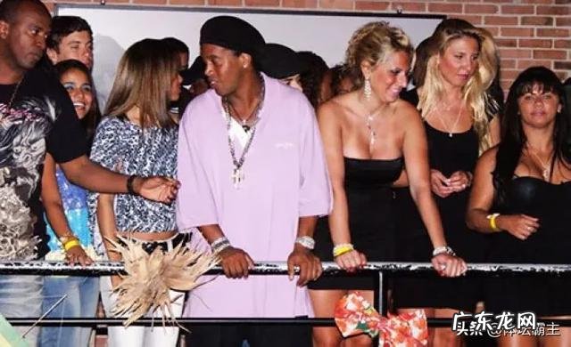 你认为最让人惋惜的足球运动员是谁