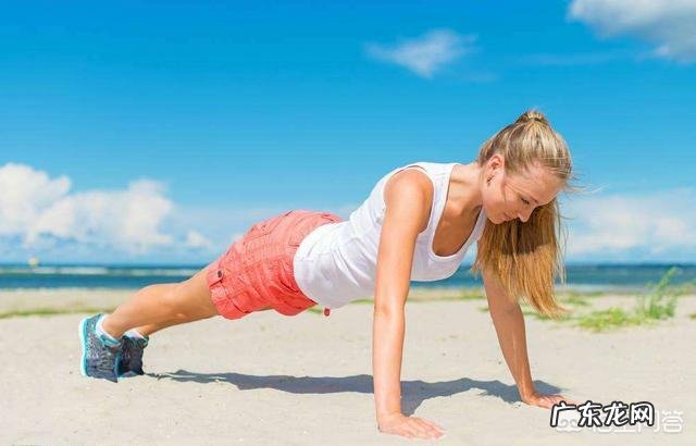 每天200个俯卧撑加100个仰卧起坐能减脂吗？