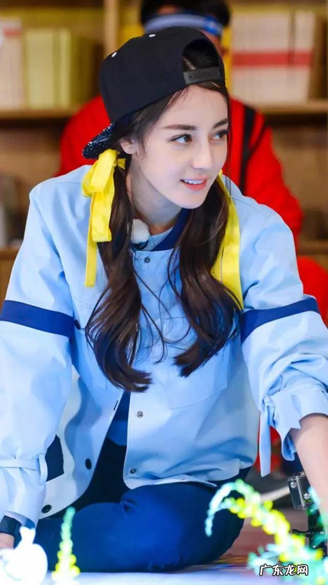 迪丽热巴吃的很多,为何还是这么瘦呢? 迪丽热巴为什么会那么瘦