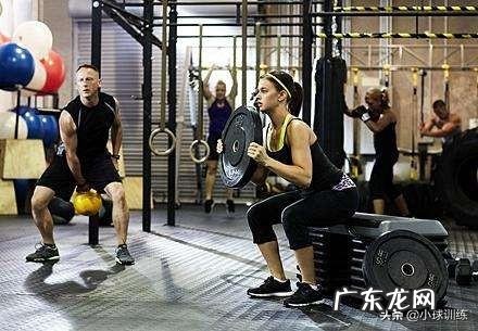 有没有什么高效的室内减脂训练,还可以锻炼腹肌的?