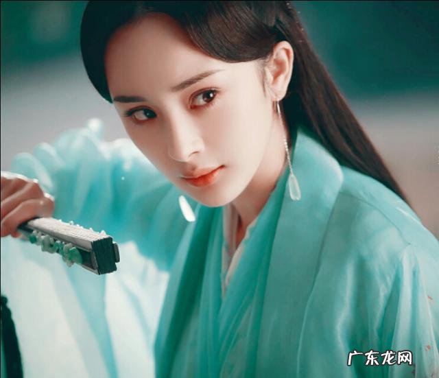 哪些施展法力的姿势最美?赵丽颖、蒋欣、刘亦菲,你喜欢哪个?