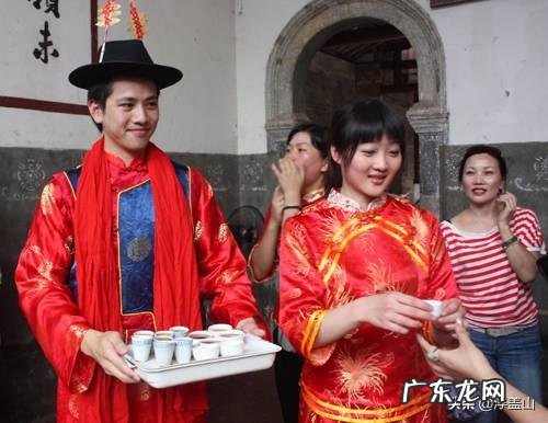 穿青族和客家族这两个族有什么民俗?