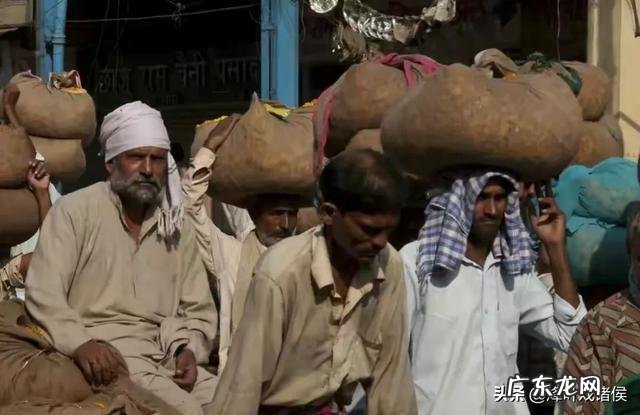 印度人经常用头顶东西,他们容易得颈椎病吗?