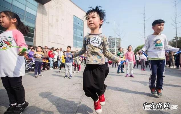 人在多少岁之后就不会长高了?21周岁后还能再长高吗?