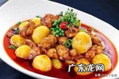 西红柿土豆鸡肉盖饭怎么做？