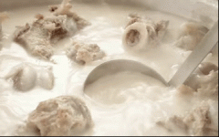 牛骨汤怎么做汤才浓，口感醇厚？