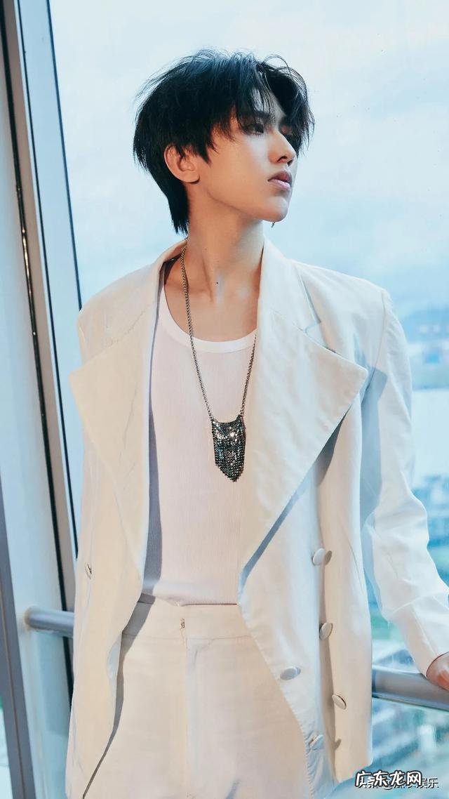 明星现实生活中长什么样子? 明星在现实中的样子