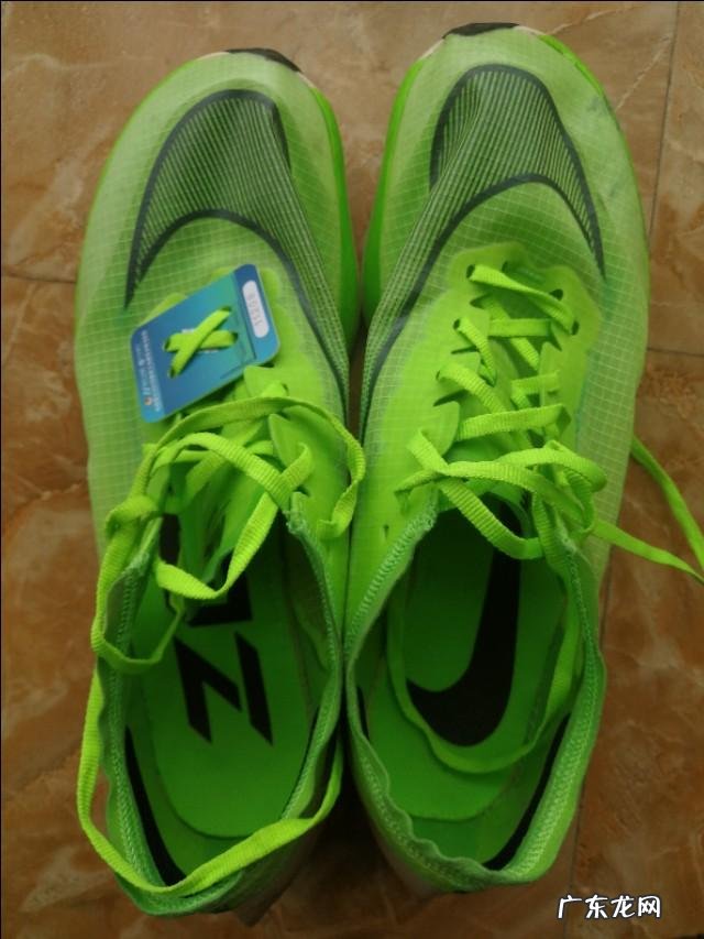 想买双跑鞋送朋友,要适合长跑的,有没有人给个推荐?