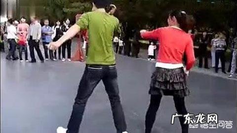 想知道经常一起跳广场舞的男女会日久生情么?