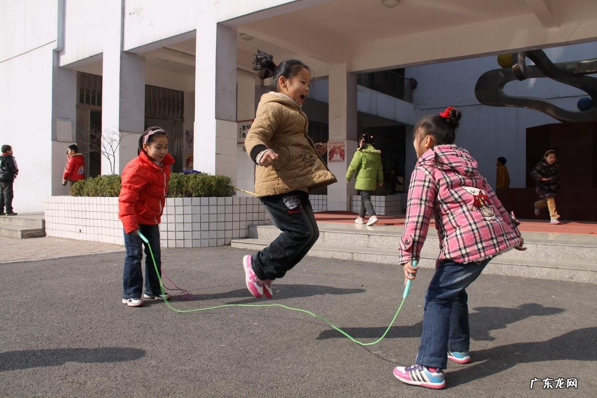跳绳减肥要跳多少才有效.一周跳几次? 跳绳减肥每天跳多少个比较有效