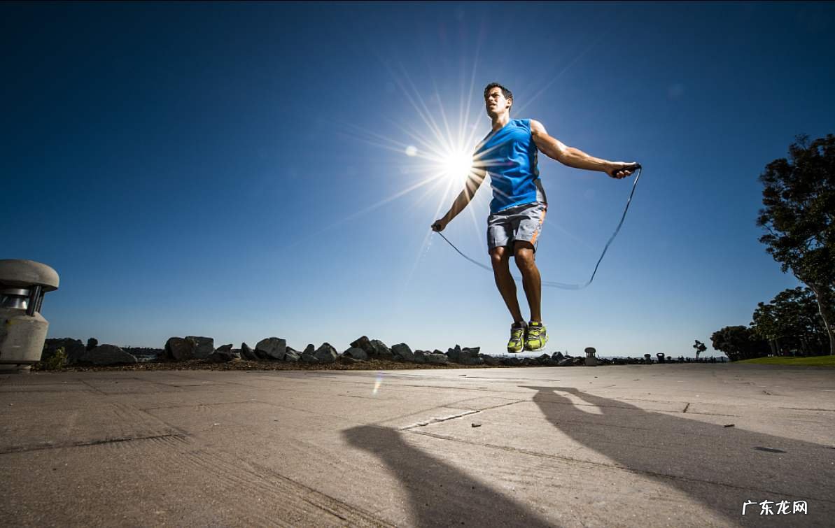 跳绳减肥要跳多少才有效.一周跳几次? 跳绳减肥每天跳多少个比较有效